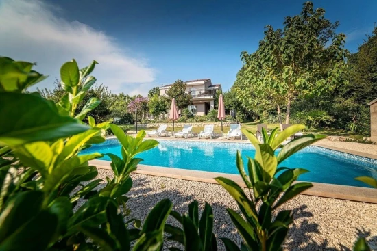 Vila UNKNOWN 7000 N1