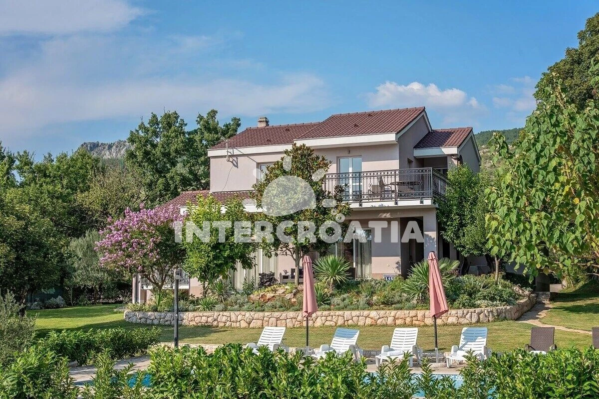 Vila UNKNOWN 7000 N1