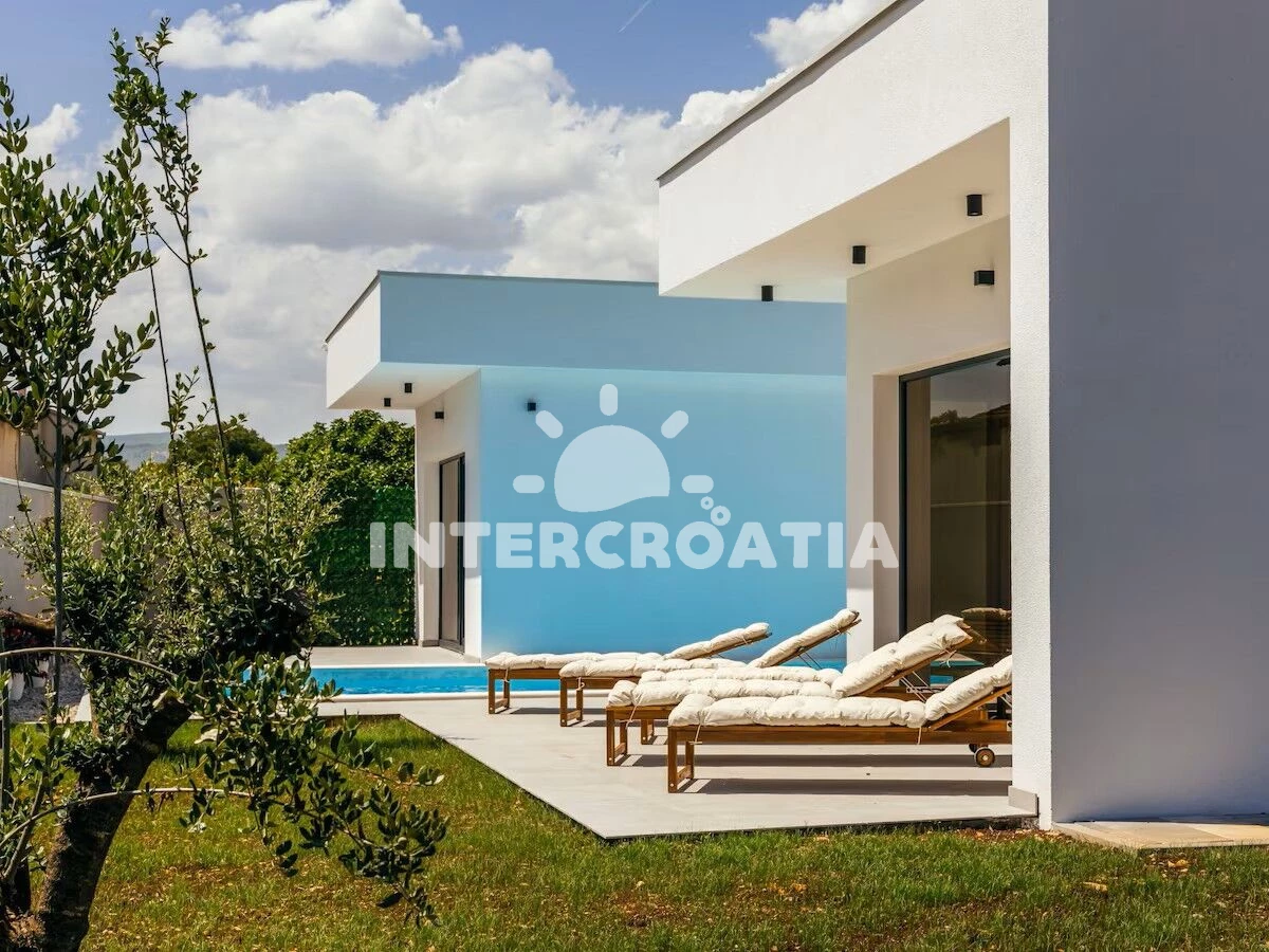 Vila UNKNOWN 7000 N1