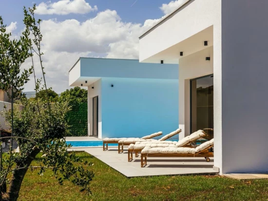 Vila UNKNOWN 7000 N1