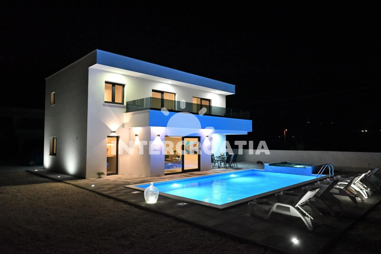 Vila UNKNOWN 7000 N1