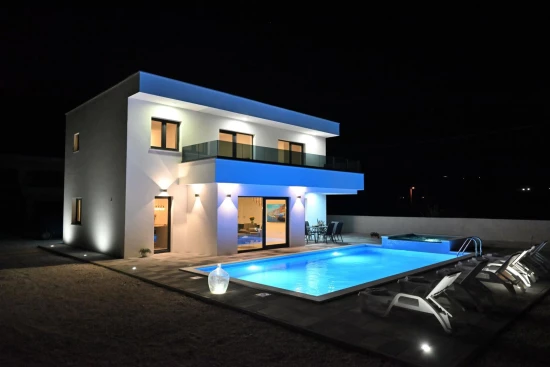 Vila UNKNOWN 7000 N1