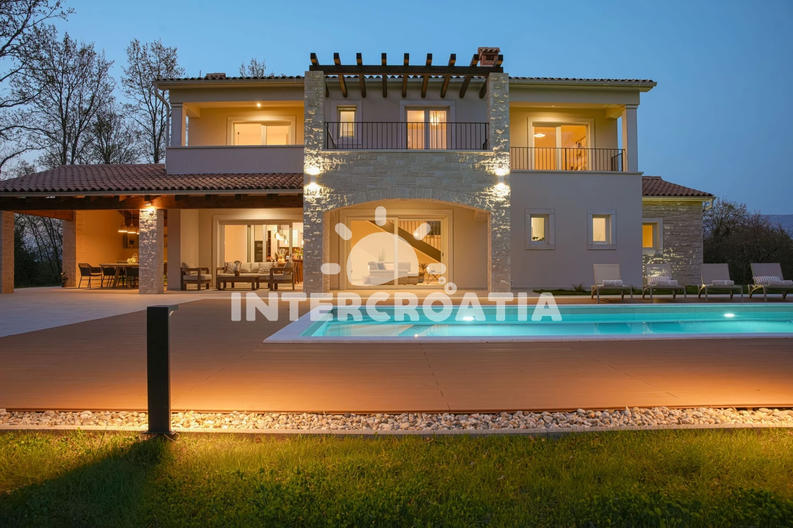 Vila UNKNOWN 7000 N1