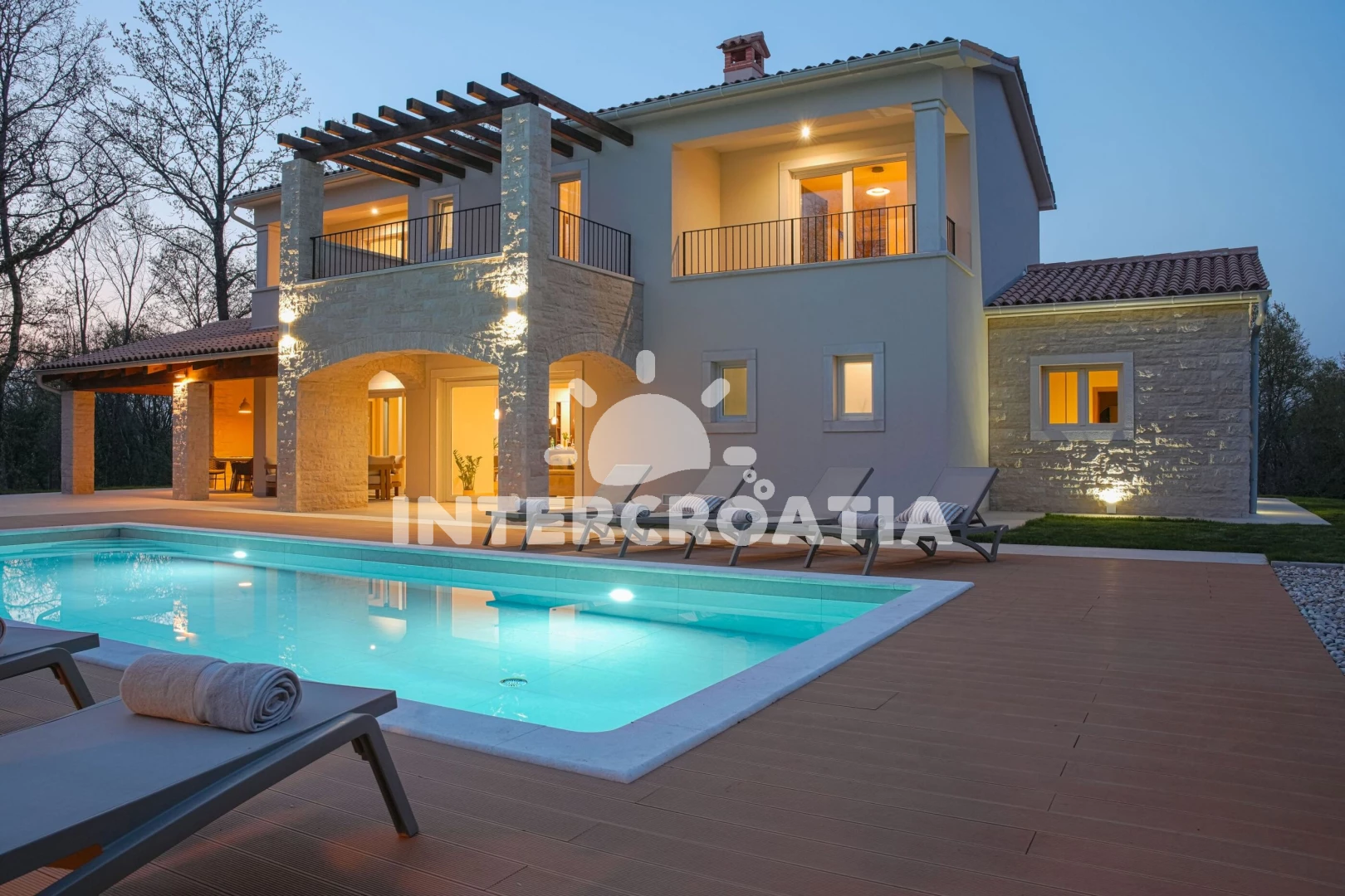 Vila UNKNOWN 7000 N1