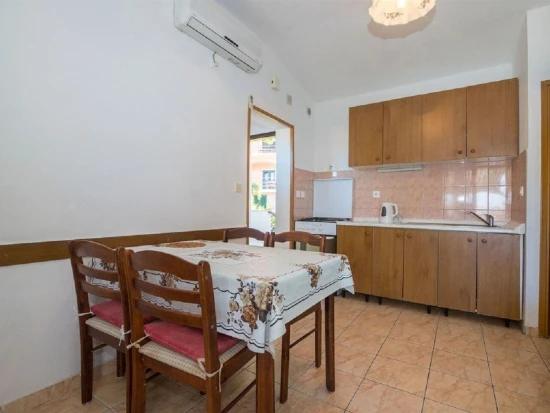 Apartmán Střední Dalmácie - Okrug Gornji DA 17527 N2