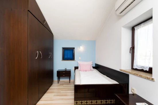 Vila s bazénem Ostrov Krk - Poljica OS 8050 N1