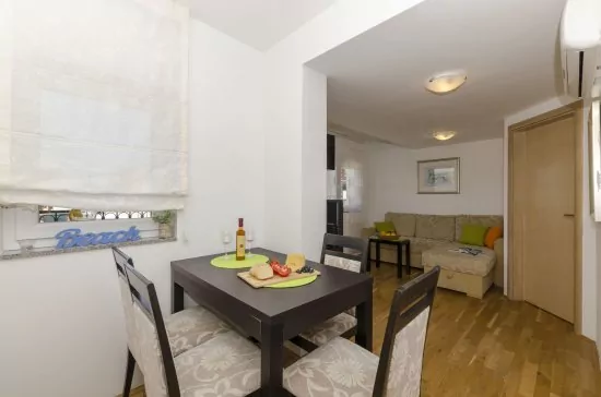 Apartmán Střední Dalmácie - Okrug Donji DA 3300 N4