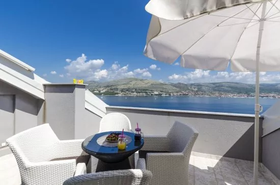 Apartmán Střední Dalmácie - Okrug Donji DA 3300 N12