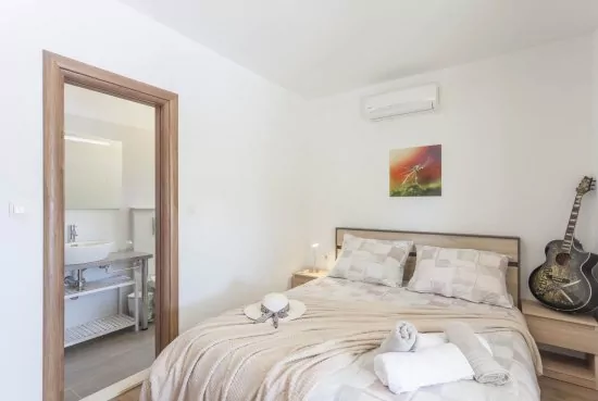 Vila s bazénem Střední Dalmácie - Makarska DA 2002 N1