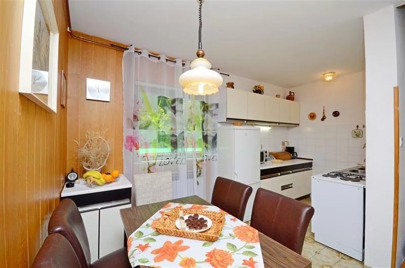 Apartmán Střední Dalmácie - Okrug Gornji DA 3301 N1