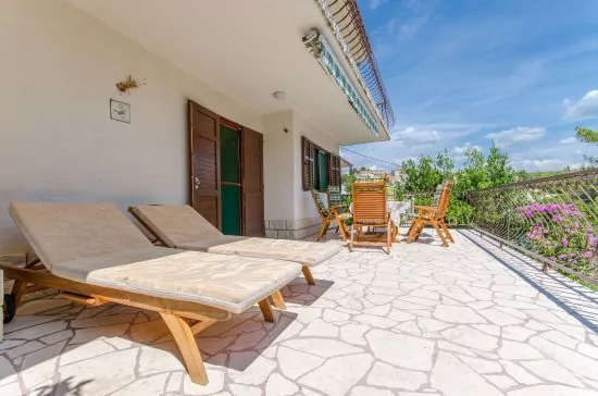 Apartmán Střední Dalmácie - Okrug Gornji DA 3301 N1