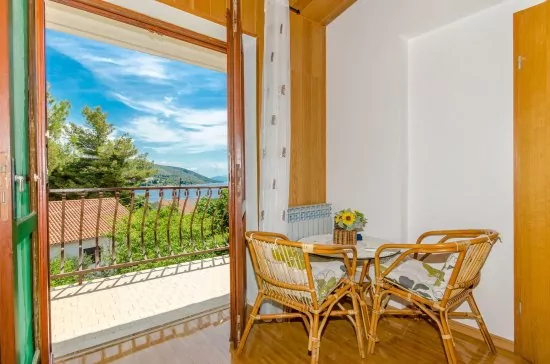 Apartmán Střední Dalmácie - Okrug Gornji DA 3301 N1