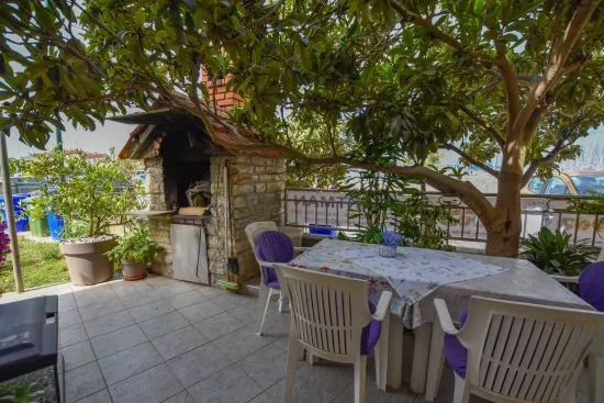 Apartmán Severní Dalmácie - Biograd na Moru DA 4702 N1