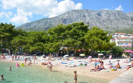 Živogošče - Blato oblázková pláž.