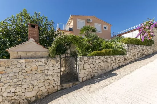 Apartmán Střední Dalmácie - Okrug Gornji DA 3304 N1