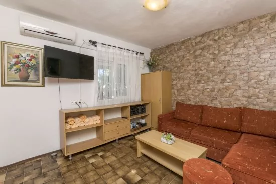 Apartmán Střední Dalmácie - Okrug Gornji DA 3304 N1