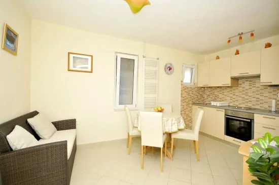 Apartmán Střední Dalmácie - Okrug Gornji DA 3316 N1