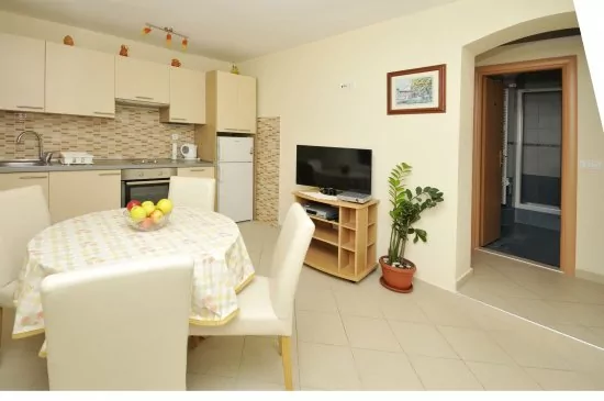 Apartmán Střední Dalmácie - Okrug Gornji DA 3316 N1