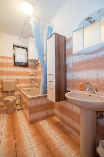Apartmán Střední Dalmácie - Okrug Gornji DA 3305 N1