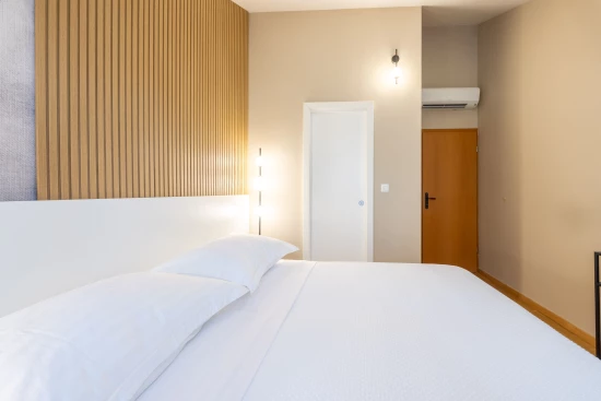 Vila s bazénem Střední Dalmácie - Vinišće DA 3406 N1