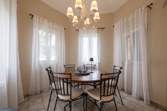 Vila s bazénem Střední Dalmácie - Vinišće DA 3406 N1