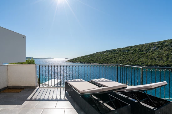 Vila s bazénem Střední Dalmácie - Vinišće DA 3406 N1