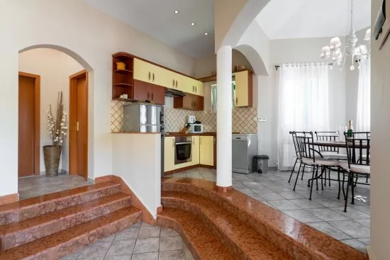 Vila s bazénem Střední Dalmácie - Vinišće DA 3407 N1