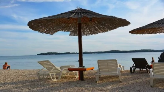 Fažana oblázková pláž.