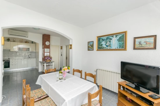 Apartmán Severní Dalmácie - Pirovac DA 4203 N1