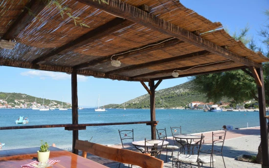 Vinišće pobřeží.