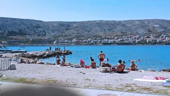 Pláž ve městě Pag.