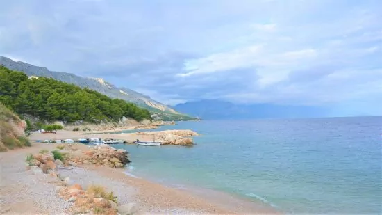 Oblázková pláž - Ruskamen (Lokva Rogoznica)