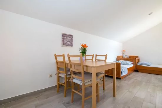 Apartmán Střední Dalmácie - Marina DA 3410 N1