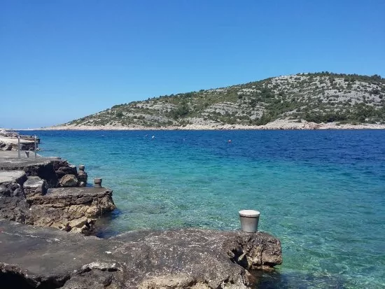 Pláž přímo u objektu pouze 20 m od vilky.