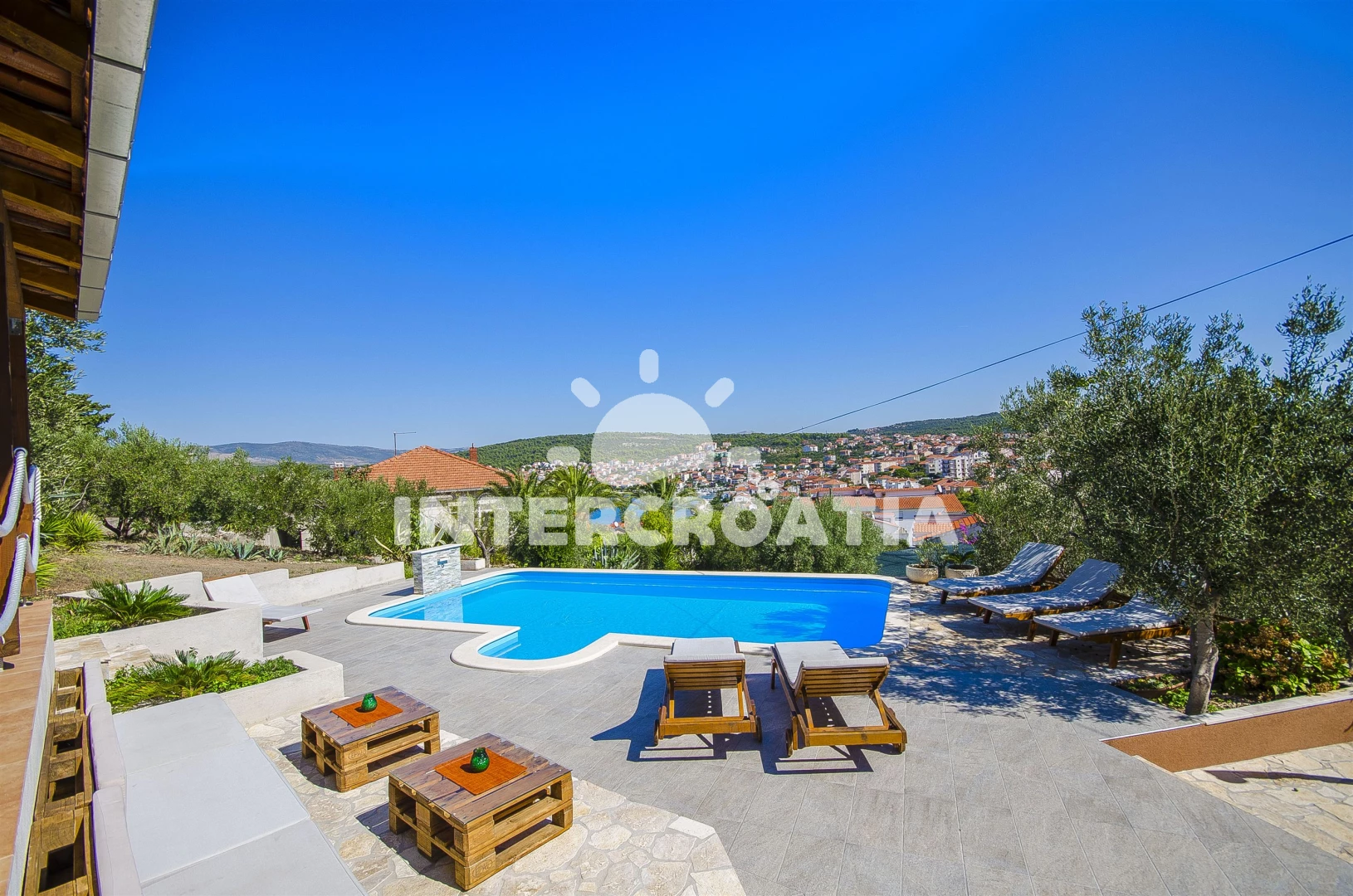 Apartmán Střední Dalmácie - Okrug Gornji DA 3310 N1