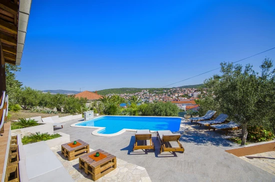 Apartmán Střední Dalmácie - Okrug Gornji DA 3310 N1