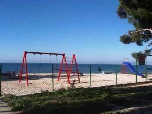 Dětské hřiště u moře.