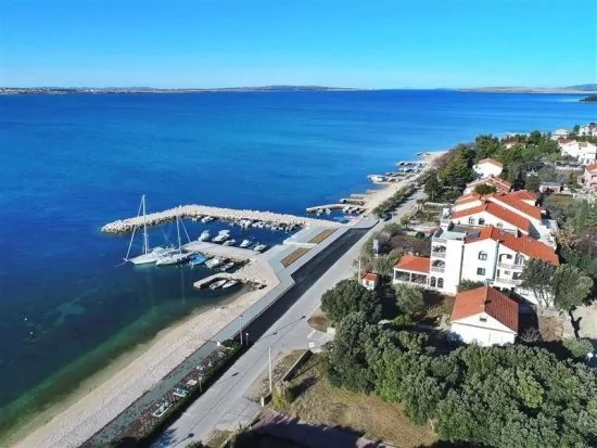 Písčité pláže s pozvolným vstupem do moře.