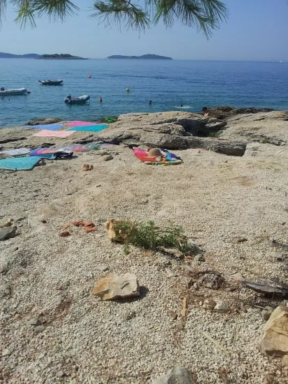 Moře se nachází 40 m od objektu