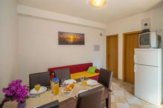 Apartmán Střední Dalmácie - Pisak DA 2307 N1