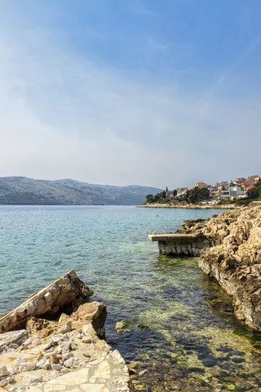 Moře a pláž pouze 80 m od objektu.