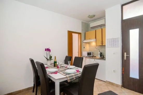 Apartmán Střední Dalmácie - Pisak DA 2307 N2
