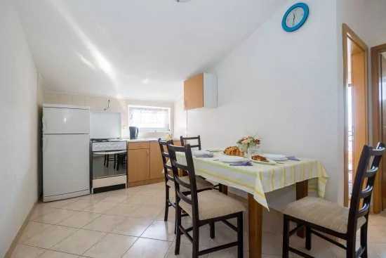 Apartmán Střední Dalmácie - Pisak DA 2307 N4