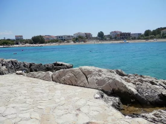 Moře a pláž pouze do 5 m od objektu.