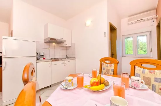 Apartmán Střední Dalmácie - Pisak DA 2308 N1