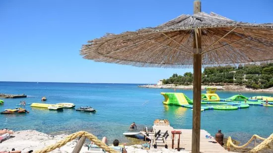 Zeppelin beach v Pule.