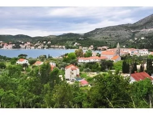 Nádherná krajina v městečku Slano.