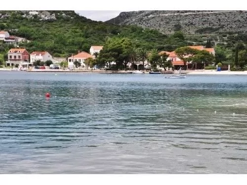 Nádherná krajina v městečku Slano.