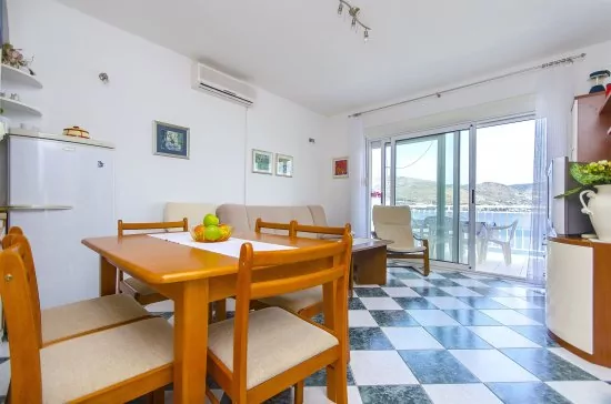 Apartmán Střední Dalmácie - Okrug Donji DA 3312 N1