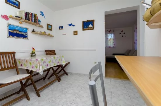 Apartmán Střední Dalmácie - Okrug Donji DA 3312 N2